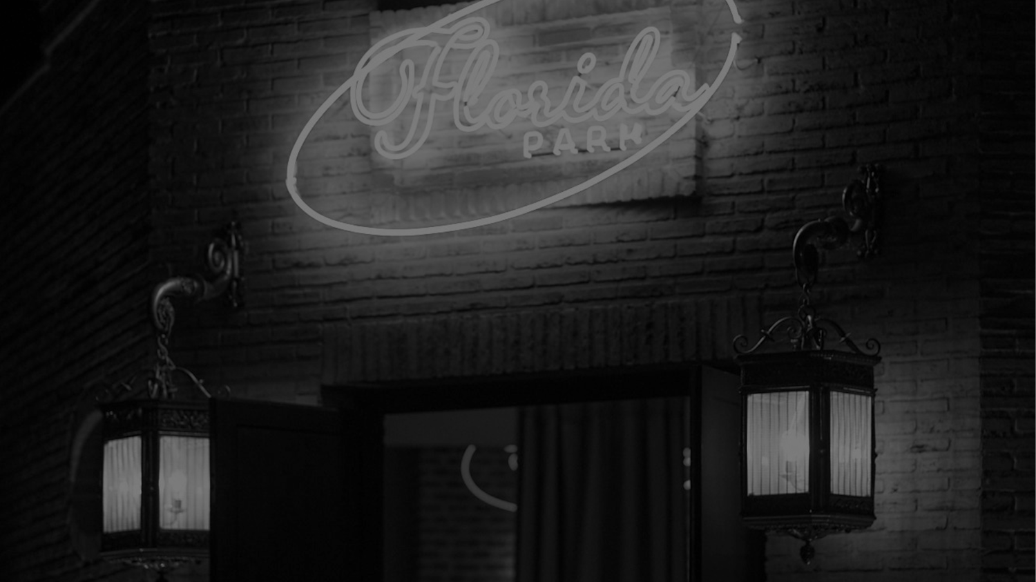 Florida Motel & Casino is the new nightlife experience at La Sala de Florida Park. Inspired by American motels and the underground casinos of the 1980s, it transforms every weekend into a world where anything can happen. DJs, live shows, and a bold, immersive aesthetic create an atmosphere charged with energy and attitude.  In the main hall, pop, reggaeton, and electronic music blend seamlessly, while La Cúpula sets the pace with techno beats until dawn.  And sometimes, when you least expect it… a surprise artist takes the stage.